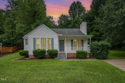 /international/us/304-holly-pines-court-holly-springs-nc-110101463678/
