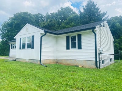 /international/us/2254-highway-91-elizabethton-tn-110101218132/