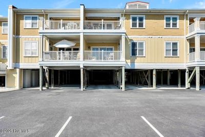 /international/us/700-ocean-drive-oak-island-nc-110120554766/