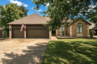 /international/us/4916-s-buckingham-lane-springfield-mo-110120482975/