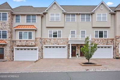 /international/us/14-white-oak-lane-aberdeen-nj-110100088286/