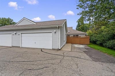 /international/us/9487-marina-drive-white-lake-twp-mi-110110329183/