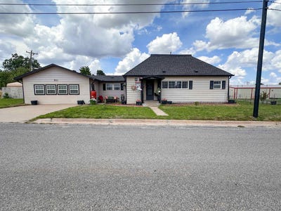 /international/us/204-w-8th-shattuck-ok-110108477033/