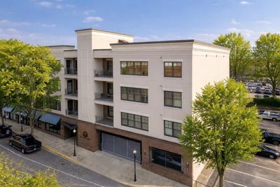 /international/us/155-e-broad-412-street-spartanburg-sc-110105955618/