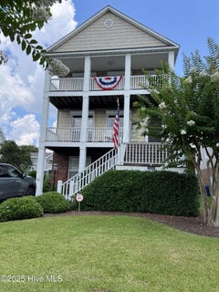 /international/us/2208-evans-street-morehead-city-nc-110097325687/
