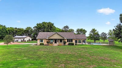 /international/us/11210-lakeview-dr-erie-ks-110120457750/