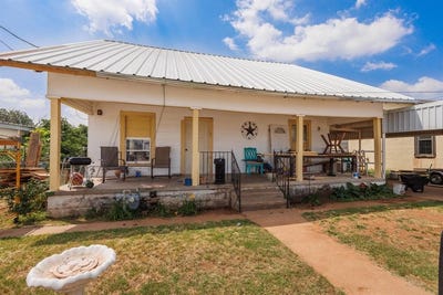 /international/us/2202-chester-street-sweetwater-tx-110108388258/