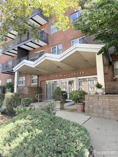/international/us/123-s-adelaide-avenue-s-highland-park-nj-110110061957/