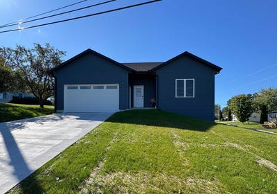 /international/us/400-hollander-street-markesan-wi-110110306982/