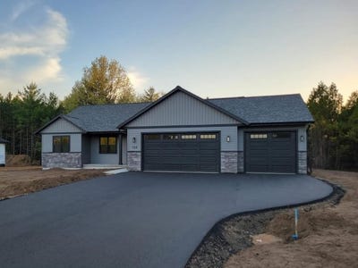 /international/us/790-torrey-pines-way-plover-wi-110104028398/