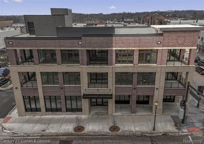 /international/us/156-n-center-street-northville-mi-110099159944/
