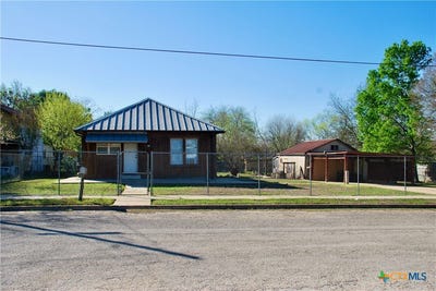 /international/us/125-w-wallace-street-gonzales-tx-110106851386/