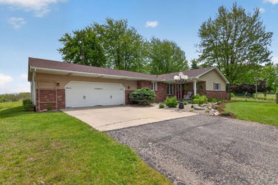 /international/us/4415-n-rogers-highway-britton-mi-110108147906/