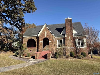 /international/us/704-s-4th-street-gadsden-al-110103375438/