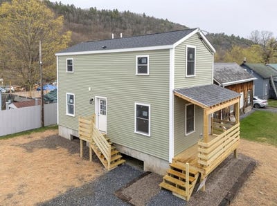 /international/us/29-national-street-windsor-vt-110107566892/