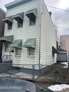 /international/us/22-woodland-avenue-jersey-city-nj-110106782215/