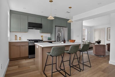 /international/us/146-jaques-st-somerville-ma-110108882319/