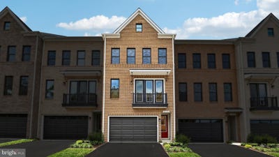 /international/us/42196-shining-star-square-ashburn-va-110107986154/