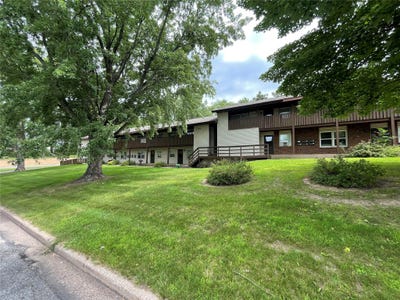 /international/us/1408-15th-street-se-menomonie-wi-110106974330/