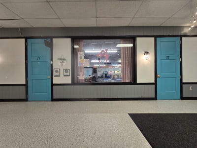 /international/us/131-lake-street-gilford-nh-110107602729/