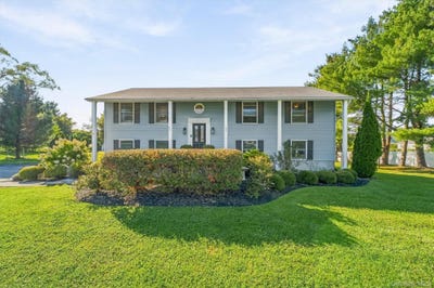 /international/us/14-lillie-lane-milton-ny-110110306637/