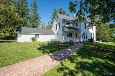 /international/us/484-bank-road-east-bethany-ny-110108448403/