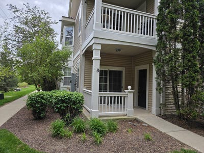 /international/us/2250-aurora-drive-pingree-grove-il-110108198728/