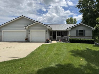 /international/us/4322-coquette-drive-janesville-wi-110109027117/