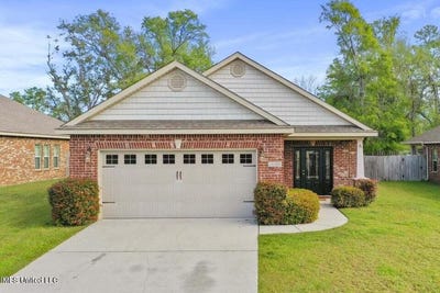 /international/us/10388-sweet-bay-drive-gulfport-ms-110107929626/