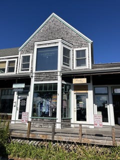 /international/us/79-beach-road-vineyard-haven-ma-110102187620/