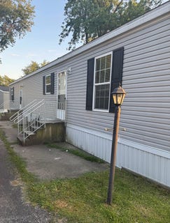 /international/us/238-dewey-street-urbana-il-110104995929/