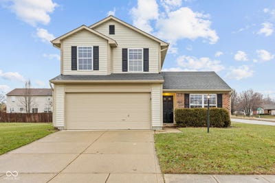 /international/us/7358-glendale-drive-avon-in-110105697961/