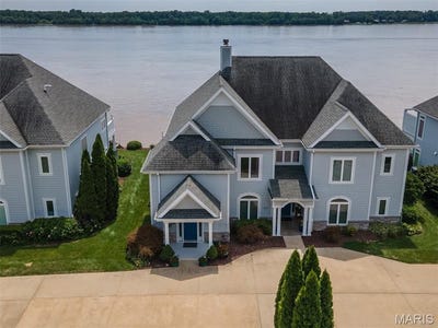 /international/us/805-wind-rivers-drive-grafton-il-110101264459/
