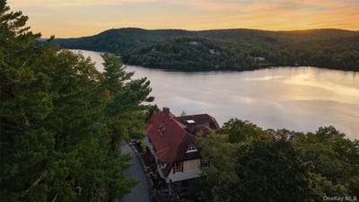 /international/us/44-tower-hill-loop-tuxedo-park-ny-110120138078/