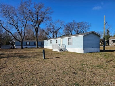 /international/us/702-e-feifer-sparta-il-110104106363/