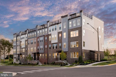 /international/us/11033-joslin-street-manassas-va-110108654762/
