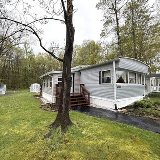 /international/us/10221-circle-w-drive-meadville-pa-110108077023/