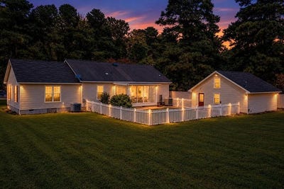 /international/us/128-dawson-ave-white-stone-va-110120453095/