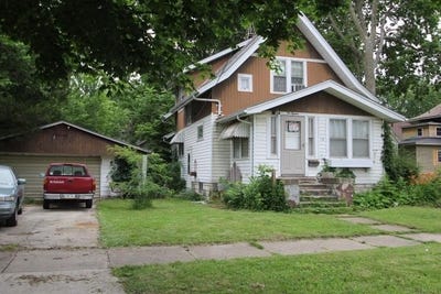 /international/us/118-reber-avenue-waterloo-ia-110108959293/