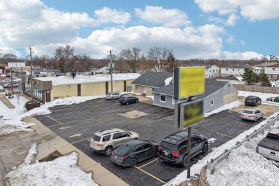/international/us/5022-s-27th-st-milwaukee-wi-110106550609/