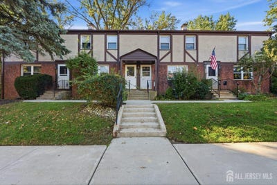 /international/us/263-newman-street-metuchen-nj-110120452927/
