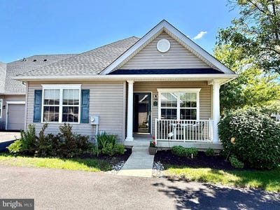 /international/us/65-freedom-ln-bensalem-pa-110108610666/