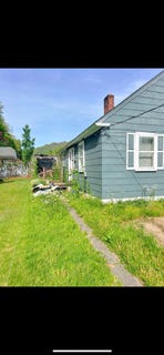 /international/us/34-34th-street-oceana-wv-110107696658/