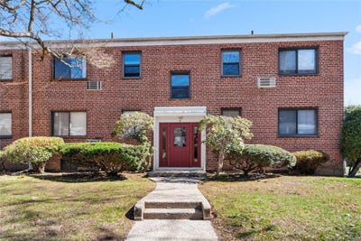/international/us/8-lawrence-drive-white-plains-ny-110106552165/