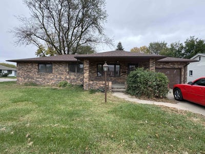/international/us/401-e-33rd-st-south-sioux-city-ne-110120590505/