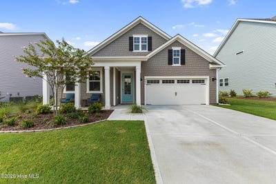 /international/us/9457-crowded-gules-drive-leland-nc-110110334618/