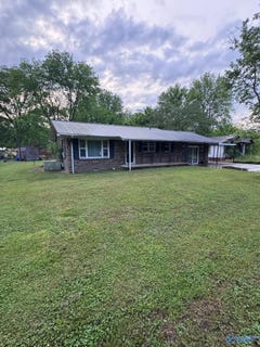 /international/us/106-brewer-street-scottsboro-al-110107626891/