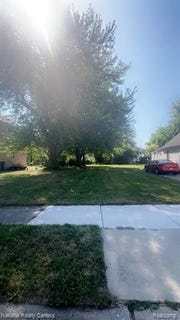 /international/us/1740-e-woodruff-avenue-hazel-park-mi-110102155941/