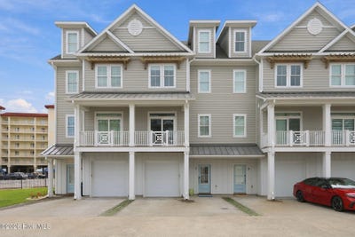 /international/us/200-olde-towne-yacht-club-drive-beaufort-nc-110110331833/