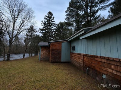 /international/us/5256-juniper-lane-republic-mi-110107961029/